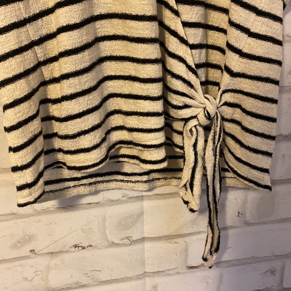 Madewell texture & thread striped wrap tie knot top - Picture 4 of 5